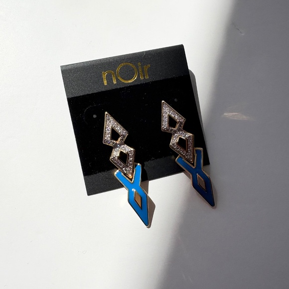 Noir NYC gold grenadine earrings - Picture 5 of 5